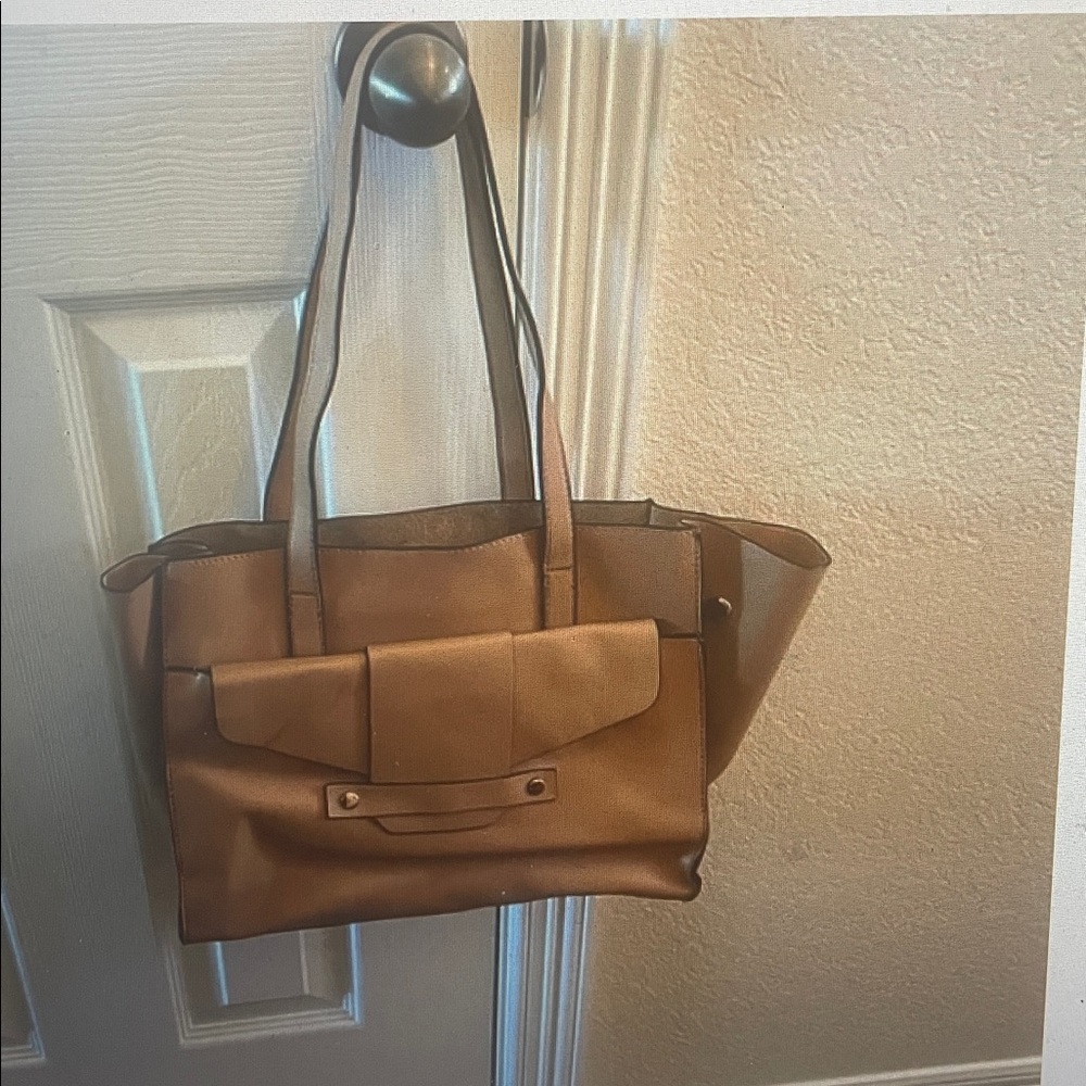 a.n.d. e a w y Purse